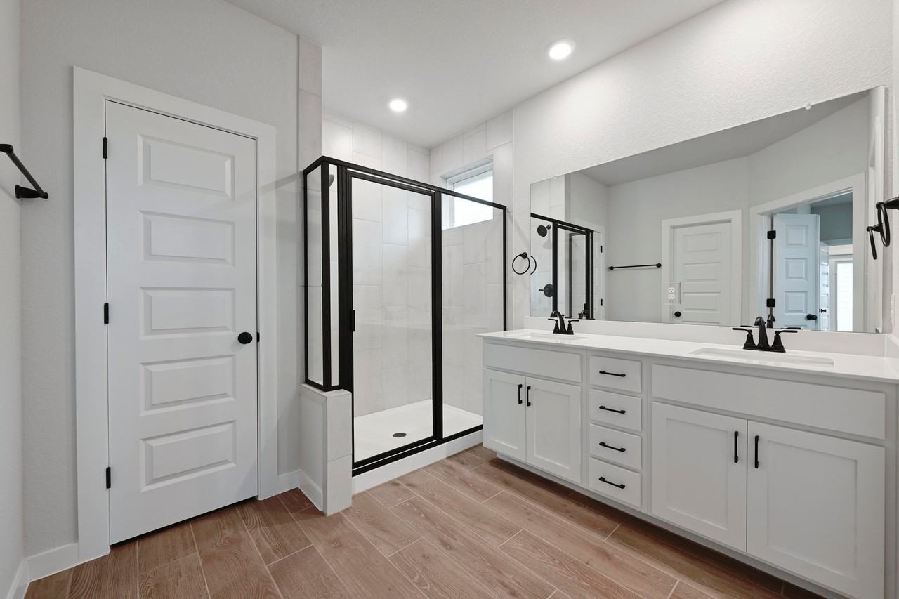 201 Arches Dr #1 - Photo 7 of 13