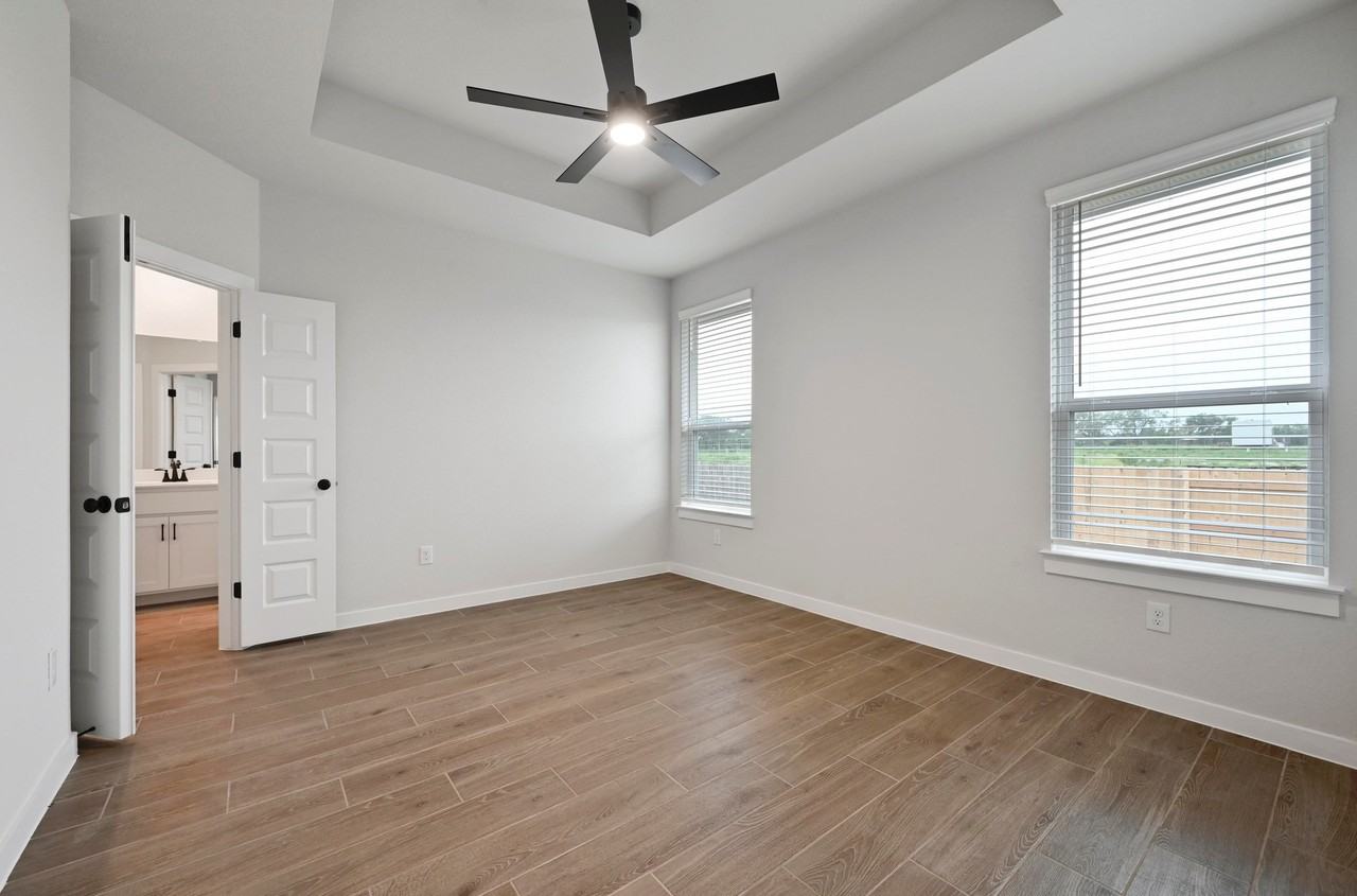 201 Arches Dr #1 - Photo 5 of 13