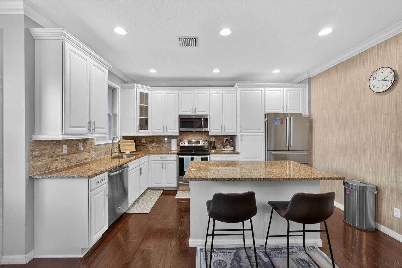 4543 Mediterranean Circle - Photo 3 of 31