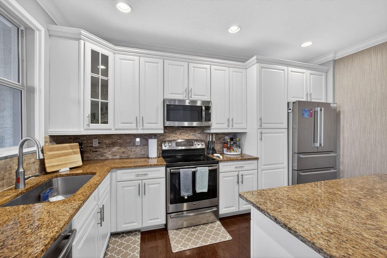 4543 Mediterranean Circle - Photo 5 of 31