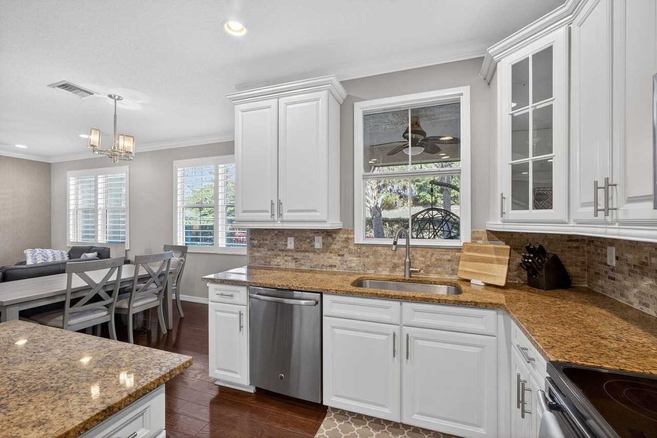 4543 Mediterranean Circle - Photo 6 of 31