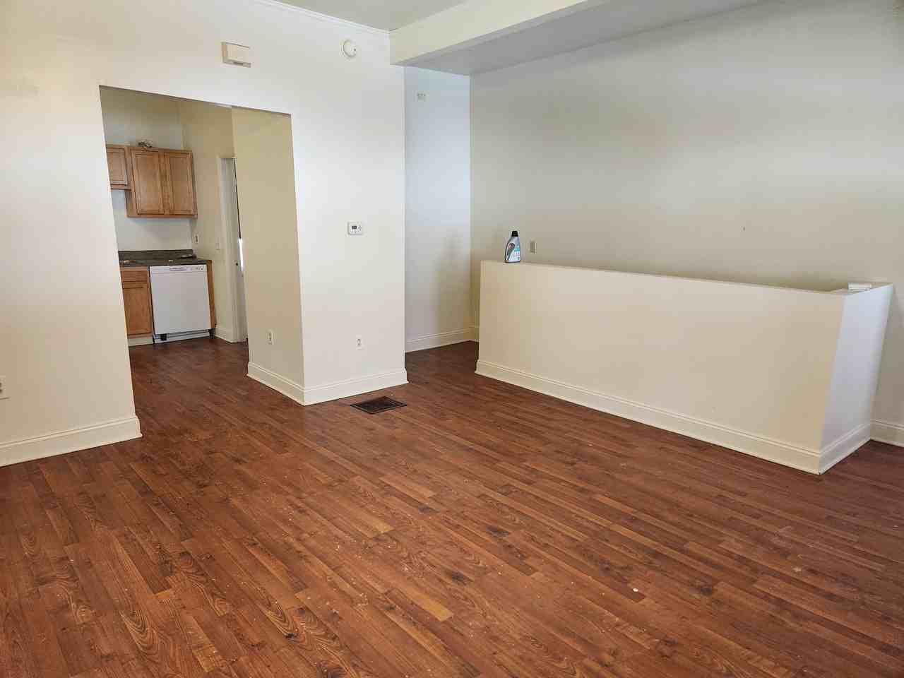 410 Graves St #1 - Photo 3 of 17