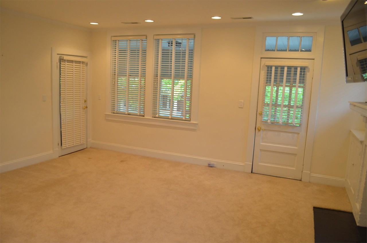 621 W Princess Anne Rd #2 - Photo 5 of 23