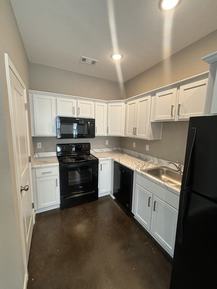 4297 Holcomb #398 - Photo 7 of 19