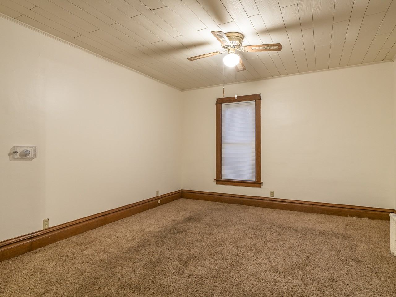 102 E 4th St #1 - Photo 3 of 10