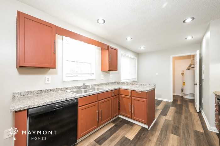 4914 Sandberg Ct - Photo 6 of 12