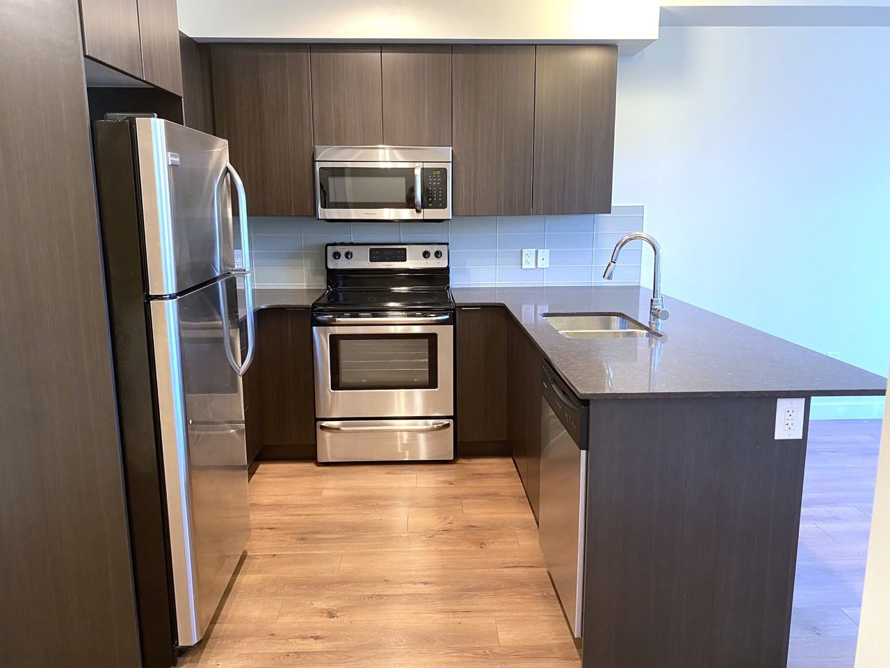 404, 9907-91 Ave - 1 #E - Photo 7 of 20