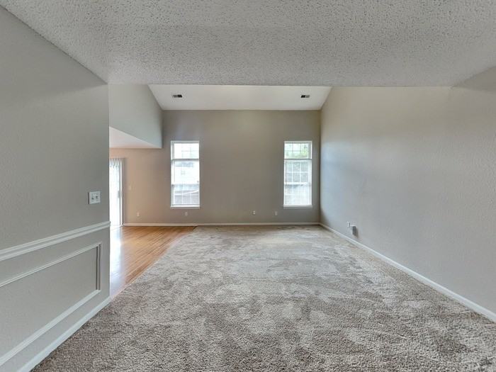 10249 Draycott Ave - Photo 6 of 20