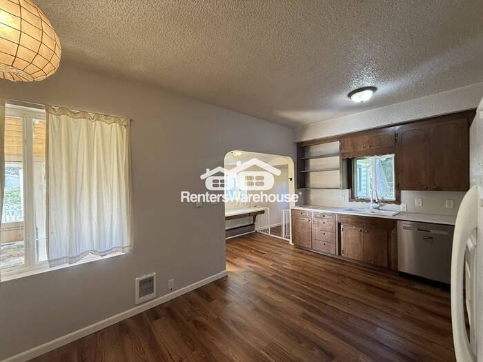 6308 E B St - Photo 4 of 19