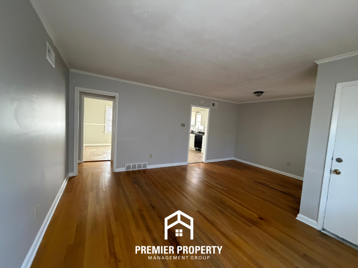 1511 Ivy Rd - Photo 3 of 37