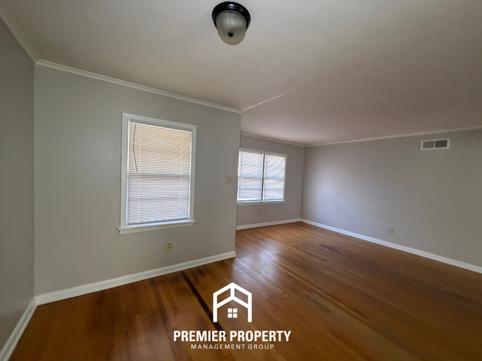 1511 Ivy Rd - Photo 7 of 37