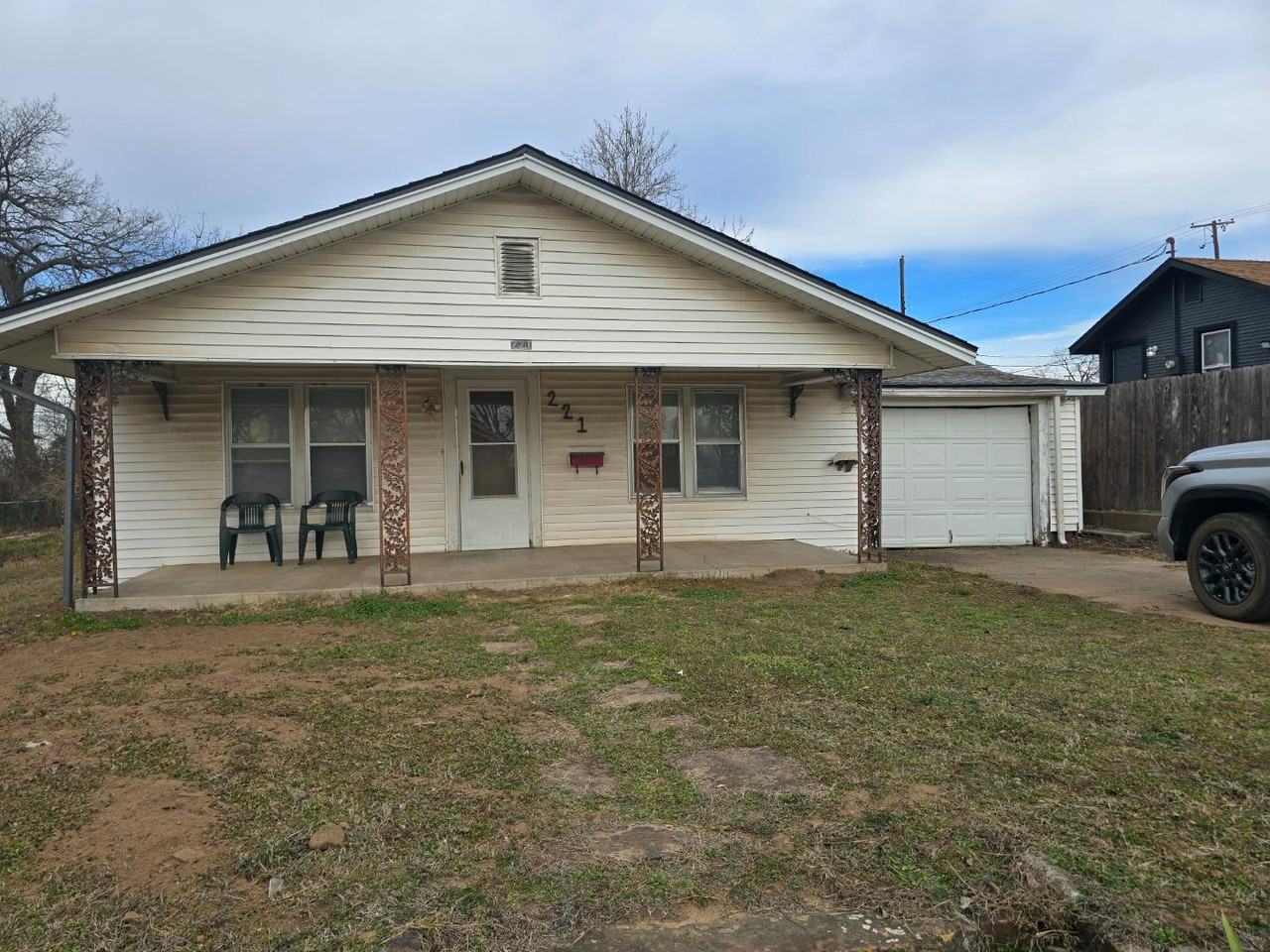 221 E Lincoln Ave - Photo 2 of 19