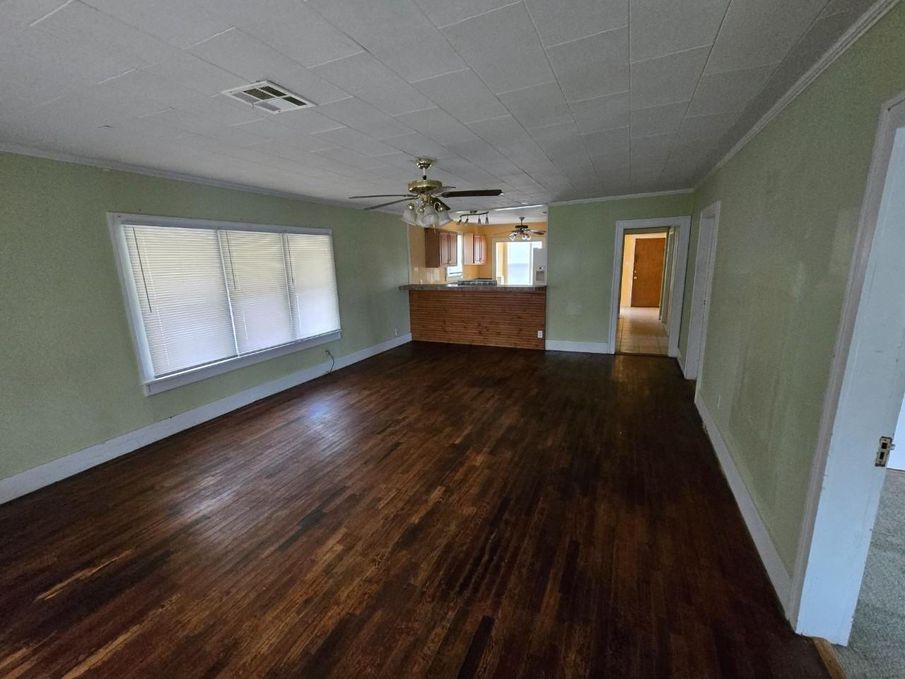 221 E Lincoln Ave - Photo 3 of 19