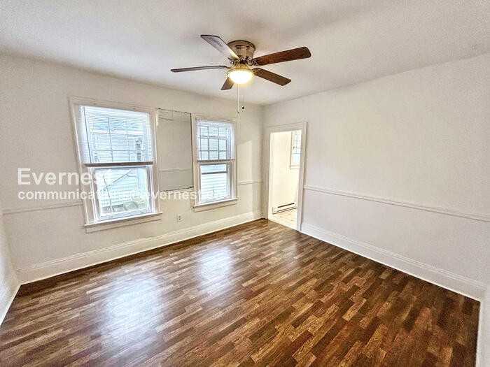 802 E Broadway - Photo 5 of 27