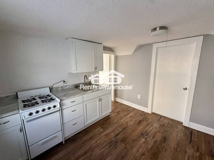 1024 Livingston Ave - Photo 3 of 12