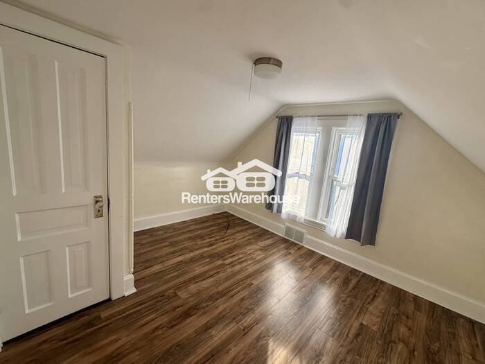 1024 Livingston Ave - Photo 6 of 12