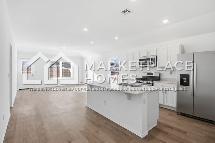 800 Ne 102nd Ter - Photo 6 of 30