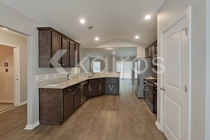 104 Bluff Rd - Photo 7 of 27