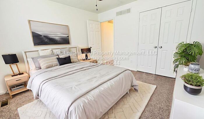 5813 Ne 42nd St - Photo 6 of 29