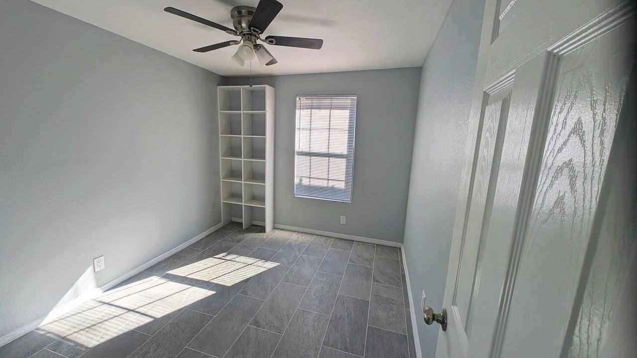 1801 Cortez St #REAR - Photo 6 of 11