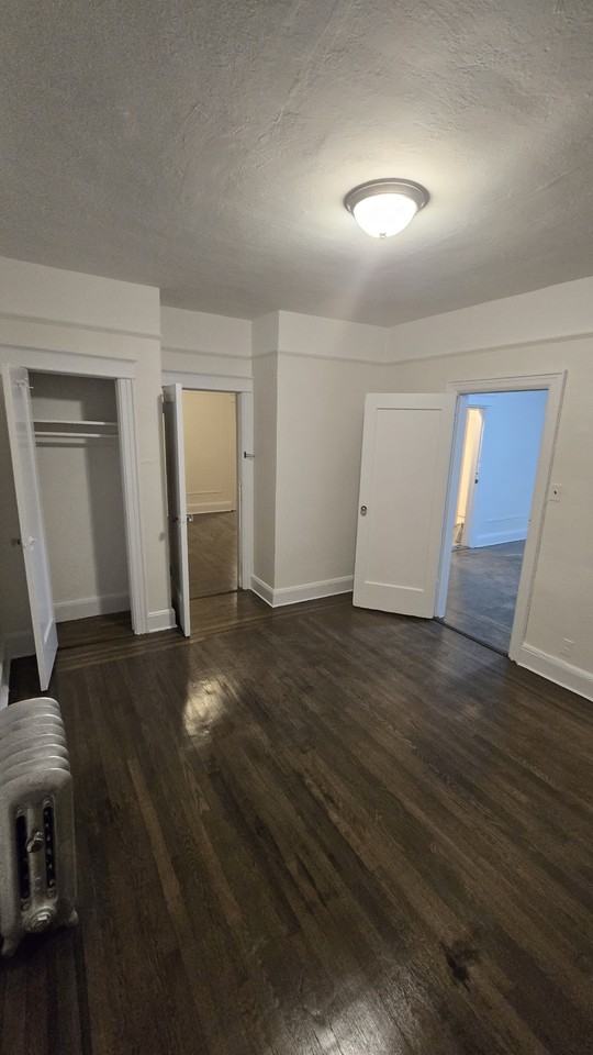 31 50 104th St #2ndFL - Photo 7 of 16