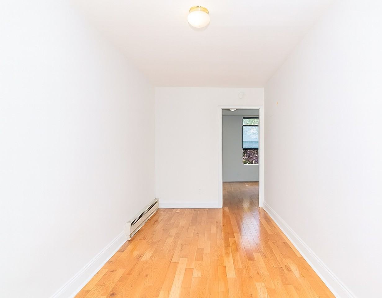 147 Starr St #3 - Photo 2 of 7