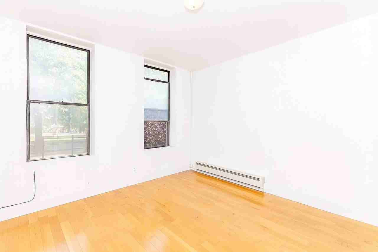 147 Starr St #3 - Photo 6 of 7