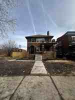 featured image of 3952 Commonwealth St #UPPER