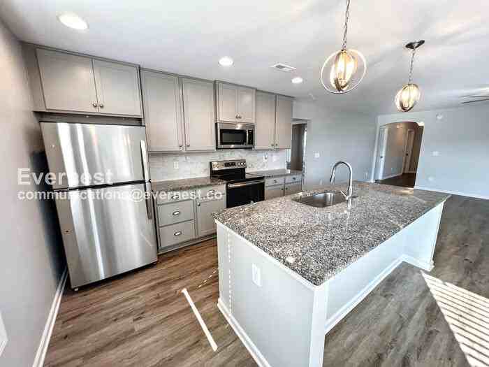 264 Fenrose Dr - Photo 2 of 21