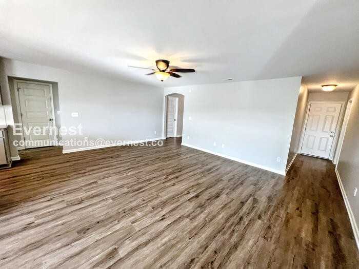 264 Fenrose Dr - Photo 6 of 21