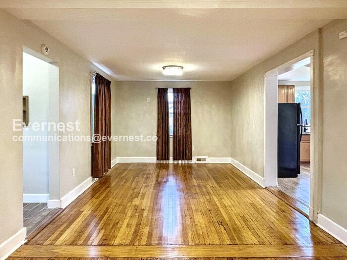 5215 Muth Ave - Photo 5 of 31