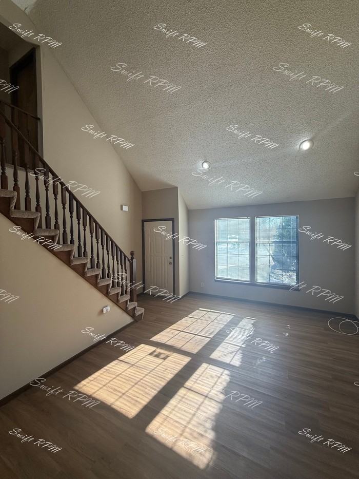 6704 W 150th St #1 - Photo 3 of 18
