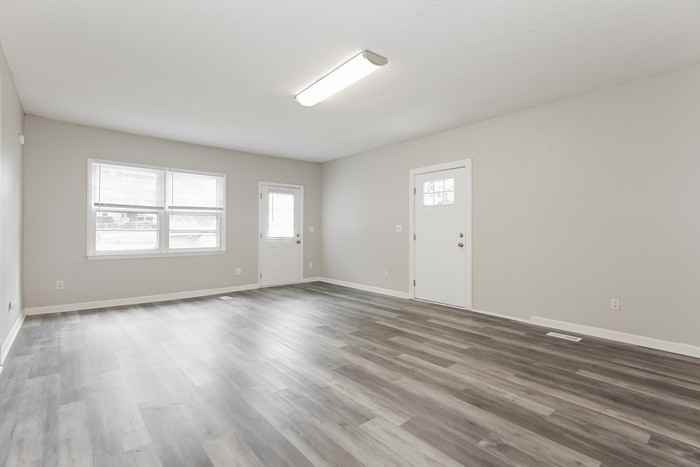 906 N Broad St - Photo 3 of 11