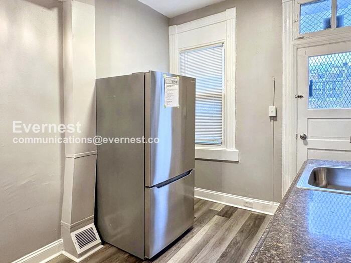 1134 Myrtle Ave - Photo 4 of 22