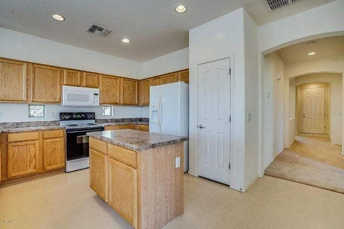 3470 E Riopelle Ave #NA - Photo 5 of 28