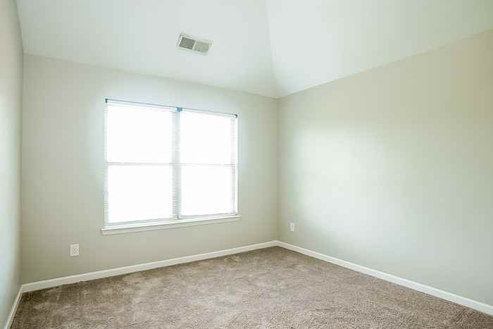 2715 Huntcliffe Dr - Photo 7 of 10