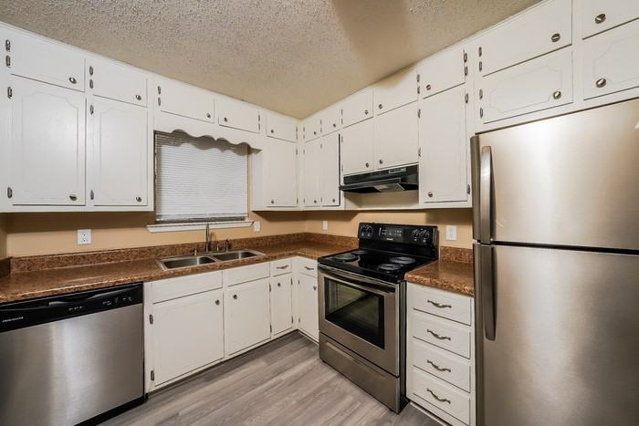 5919 Northwood Dr - Photo 7 of 13