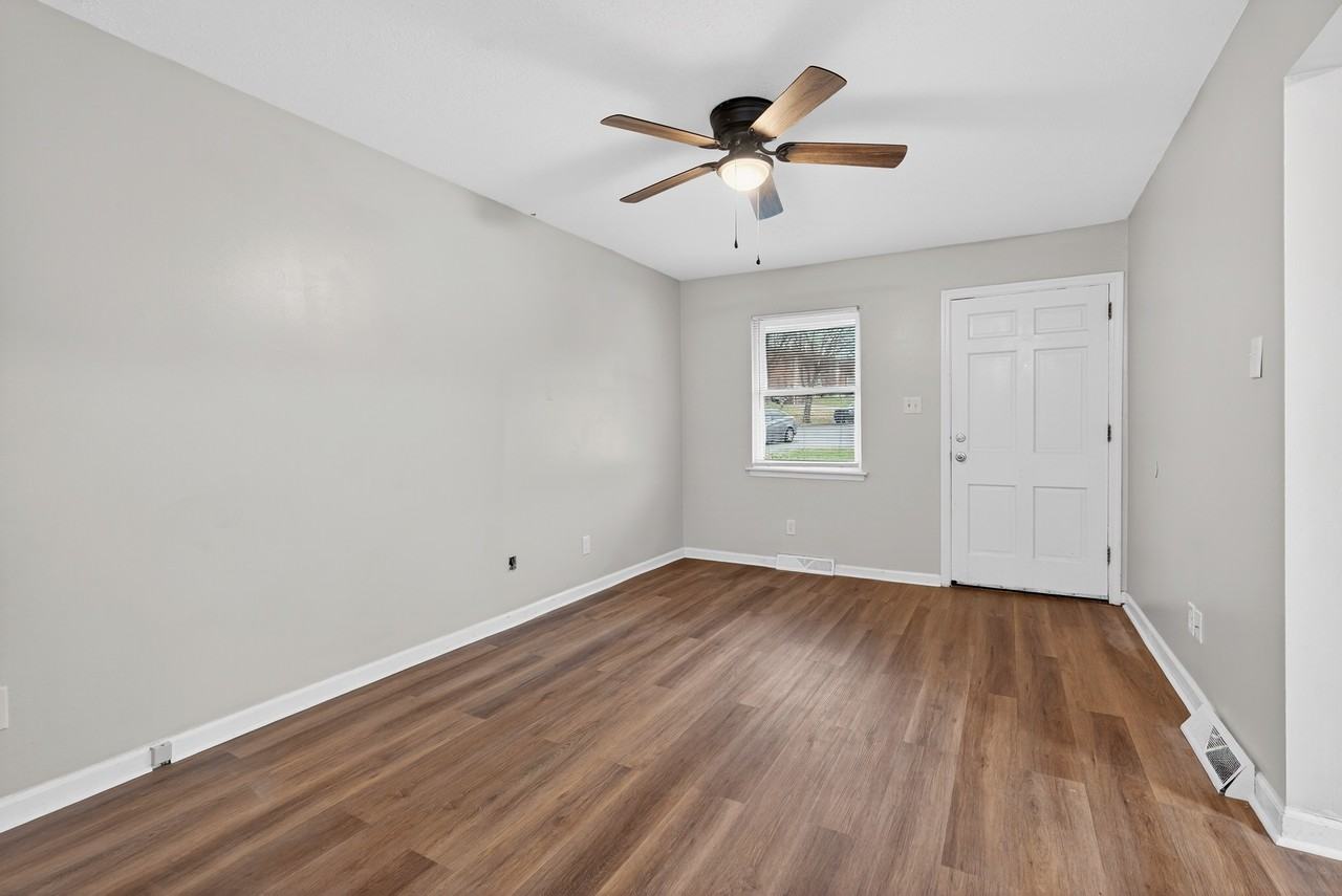 1350 Dix Dr Apt B #NA - Photo 3 of 21