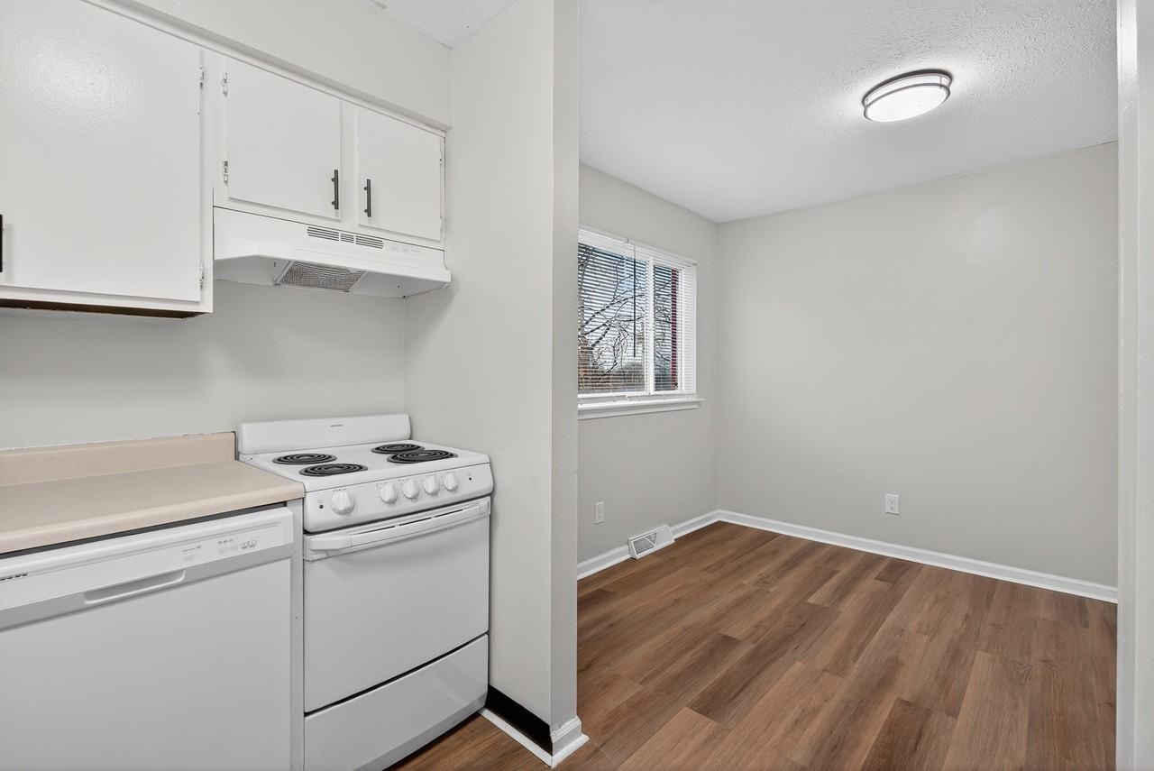 1350 Dix Dr Apt B #NA - Photo 6 of 21