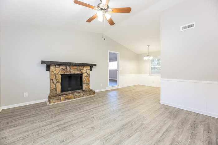 122 Winterhaven Rd - Photo 3 of 11