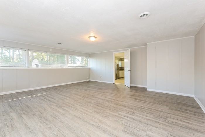 122 Winterhaven Rd - Photo 5 of 11