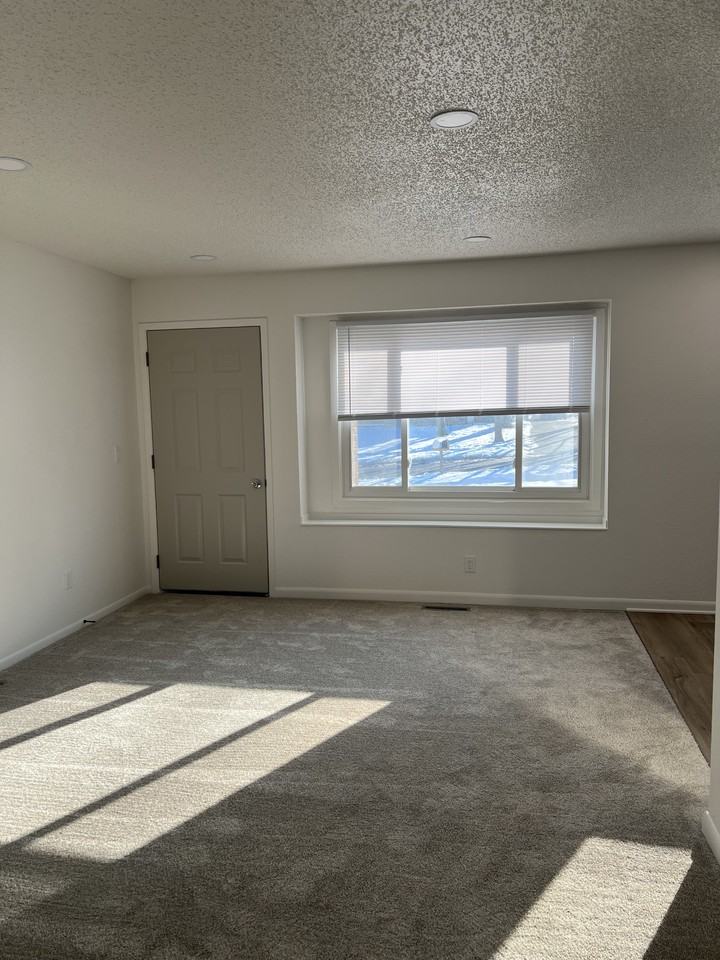 5324 Jennifer Dr #5324 - Photo 3 of 9