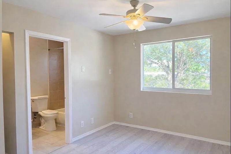 420 Se 18th Ct #2 - Photo 7 of 11