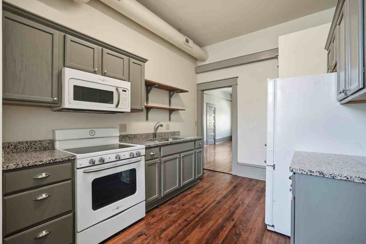 204 Gay St #D - Photo 2 of 6