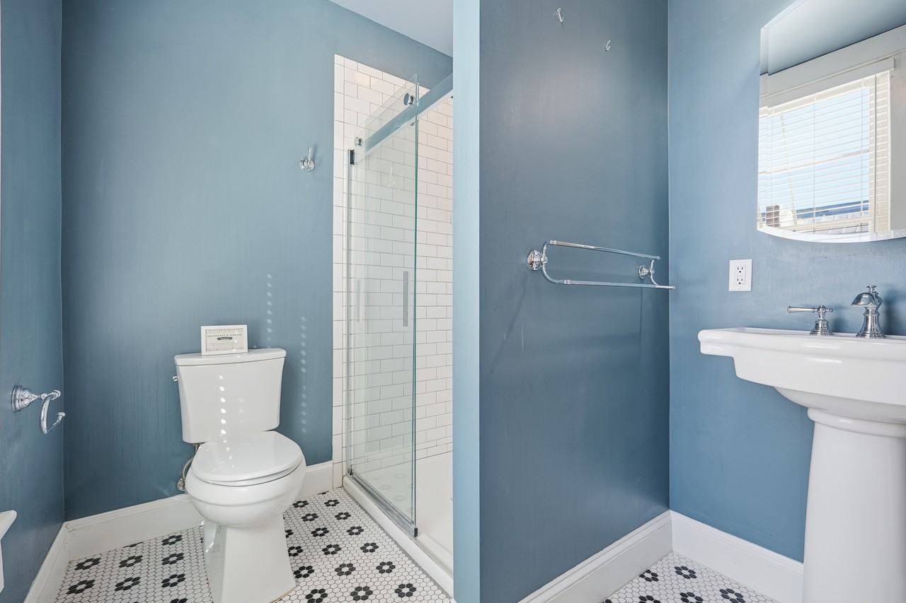 204 Gay St #D - Photo 5 of 6