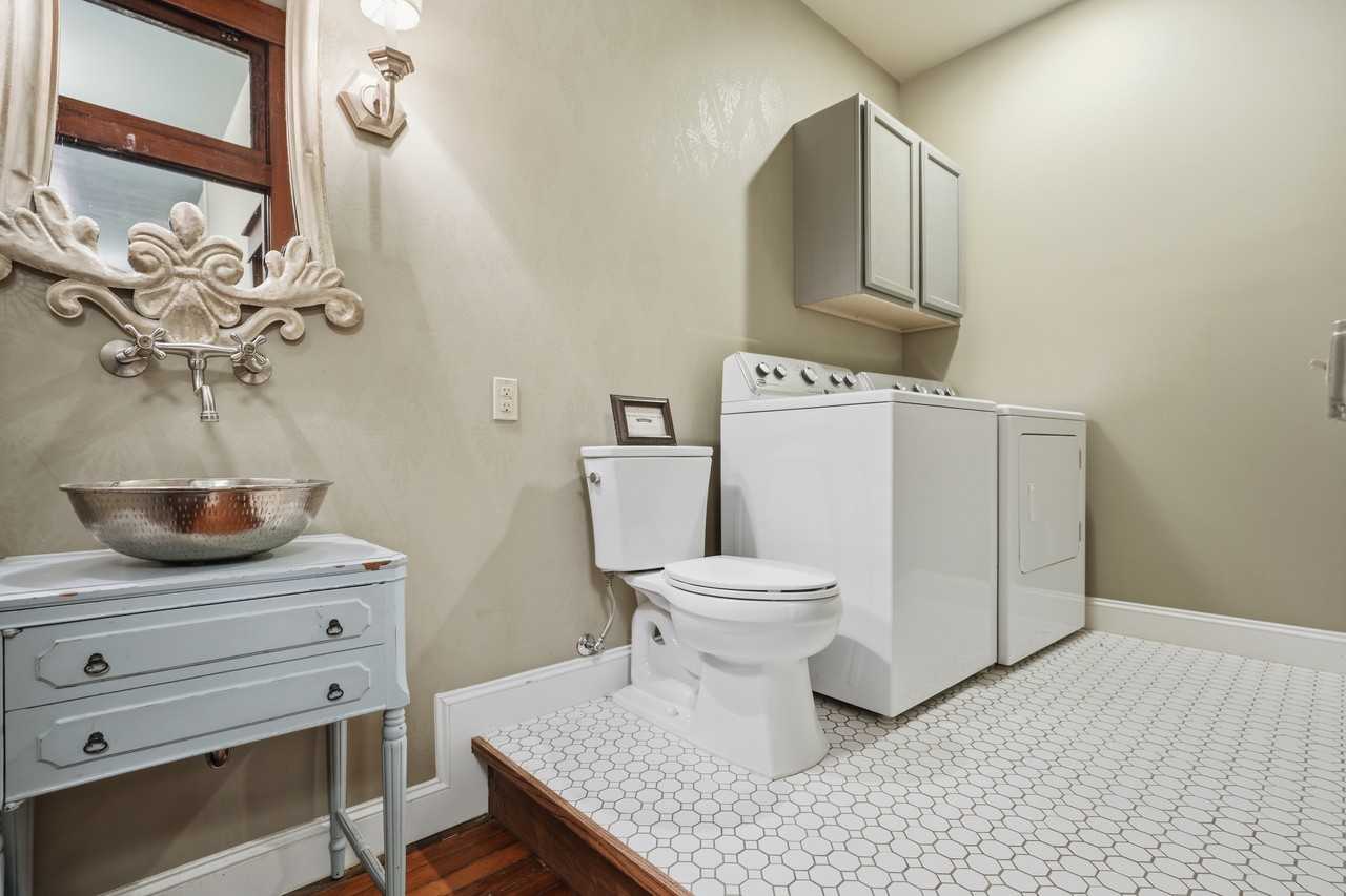 204 Gay St #D - Photo 6 of 6