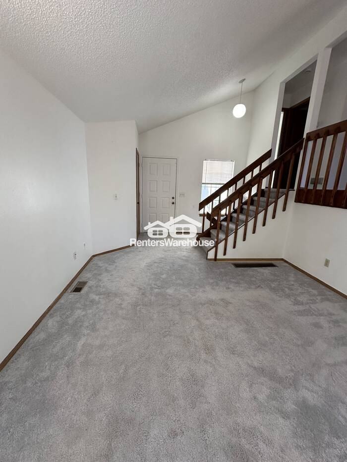 735 Walden Ct - Photo 6 of 38