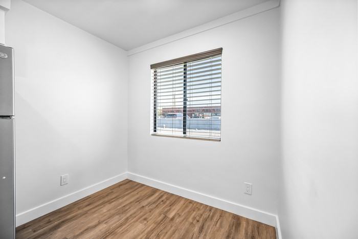 3133 E Fairmount Ave #3133 - Photo 7 of 16