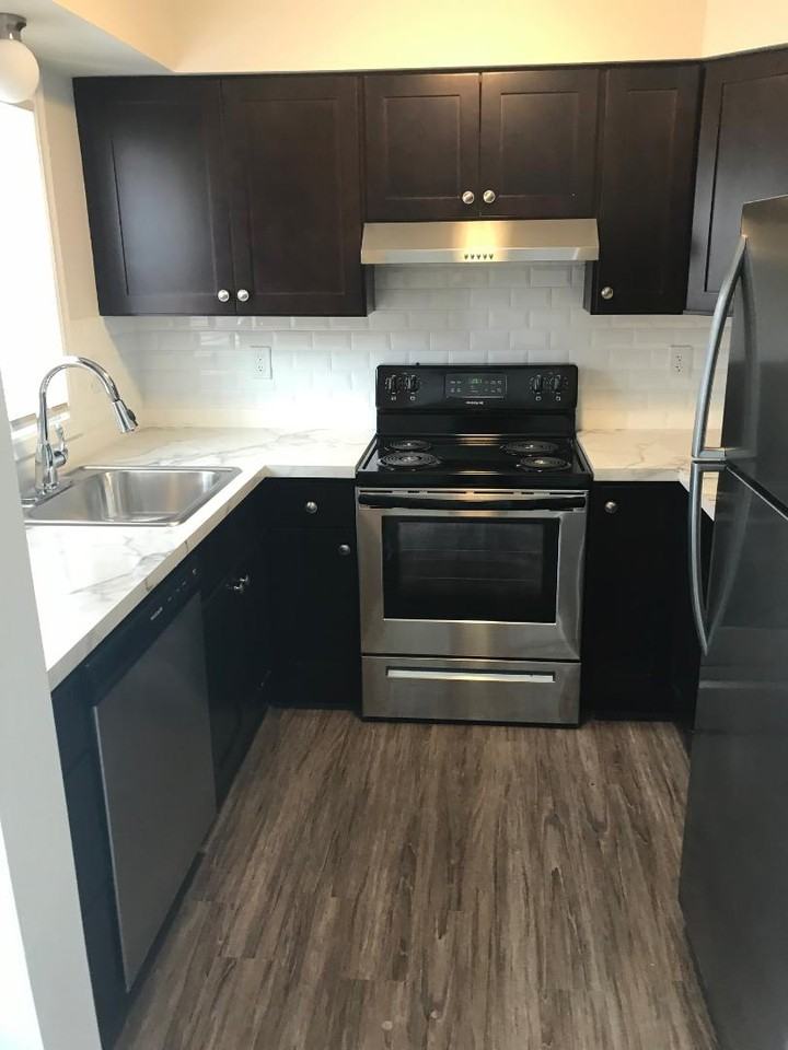 245 Colonial Ave #6B - Photo 2 of 21