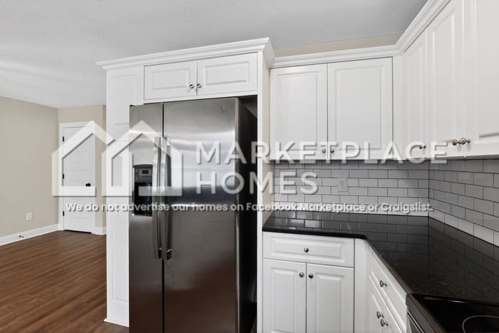 112 Downsbury Rd - Photo 6 of 24